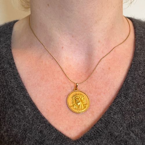 FRENCH GRN 18K YELLOW GOLD JESUS CHRIST CROWN OF THORNS MEDAL CHARM PENDANT - ADDITIONAL PHOTO 3
