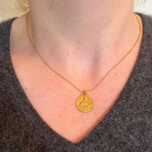 FRENCH MAZZONI 18K YELLOW GOLD ST THERESE MEDAL CHARM PENDANT - ADDITIONAL PHOTO 3