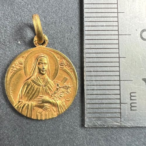 FRENCH MAZZONI 18K YELLOW GOLD ST THERESE MEDAL CHARM PENDANT - ADDITIONAL PHOTO 8