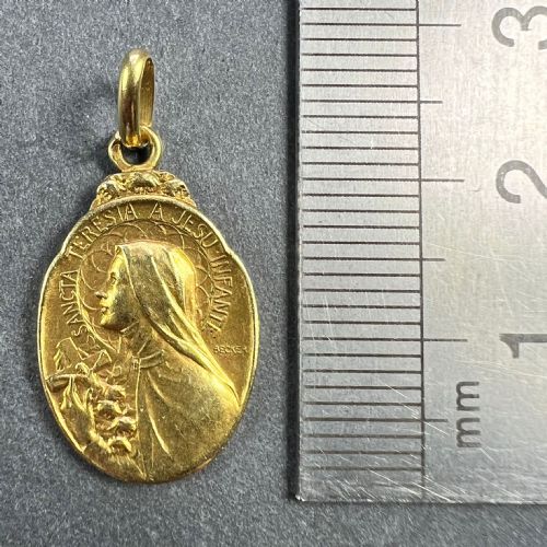 FRENCH BECKER 18K YELLOW GOLD ST THERESE CHARM MEDAL PENDANT - ADDITIONAL PHOTO 8