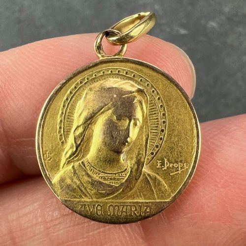 FRENCH DROPSY VIRGIN MARY AVE MARIA 18K YELLOW GOLD CHARM PENDANT - ADDITIONAL PHOTO 4