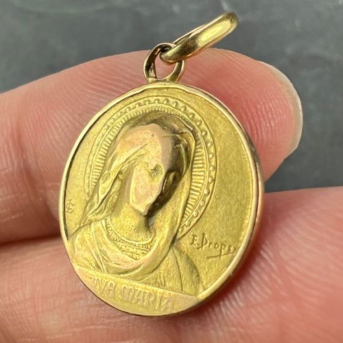 FRENCH DROPSY VIRGIN MARY AVE MARIA 18K YELLOW GOLD CHARM PENDANT - ADDITIONAL PHOTO 5