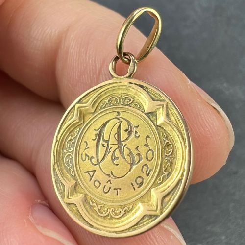 FRENCH DROPSY VIRGIN MARY AVE MARIA 18K YELLOW GOLD CHARM PENDANT - ADDITIONAL PHOTO 7