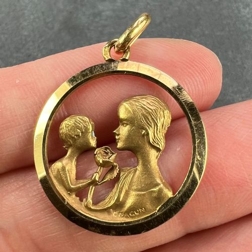 FRENCH 18K YELLOW GOLD MOTHER AND CHILD ROSE MEDAL PENDANT - ADDITIONAL PHOTO 4
