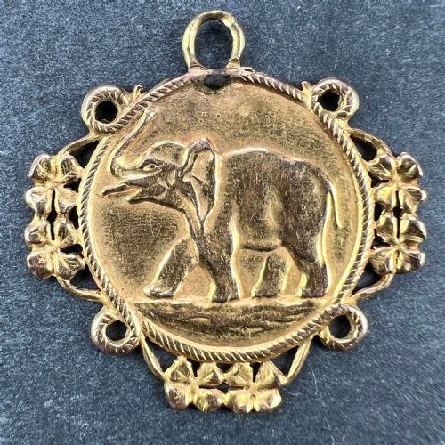 FRENCH GOOD LUCK ELEPHANT FOUR LEAF CLOVER 18K YELLOW GOLD LUCKY CHARM PENDANT - ADDITIONAL PHOTO 1
