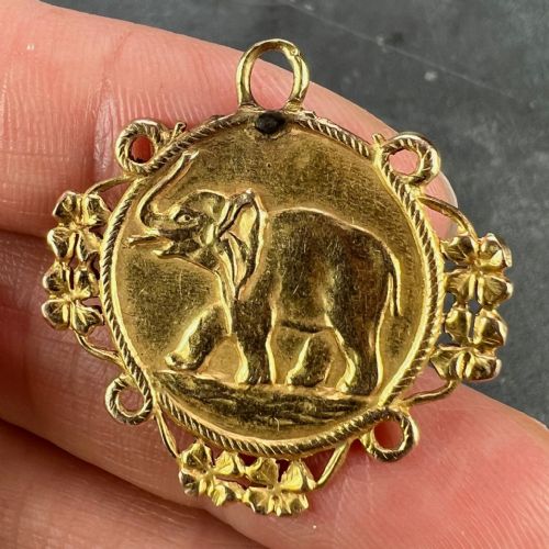 FRENCH GOOD LUCK ELEPHANT FOUR LEAF CLOVER 18K YELLOW GOLD LUCKY CHARM PENDANT - ADDITIONAL PHOTO 4