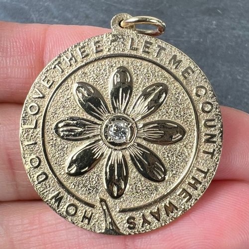 MERRIN LET ME COUNT THE WAYS DAISY 14K YELLOW GOLD DIAMOND LOVE PENDANT - ADDITIONAL PHOTO 7