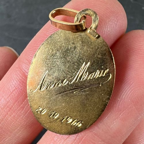 MONIER PERRIAT FRENCH VIRGIN MARY OVAL 18K YELLOW GOLD PENDANT MEDAL - ADDITIONAL PHOTO 6