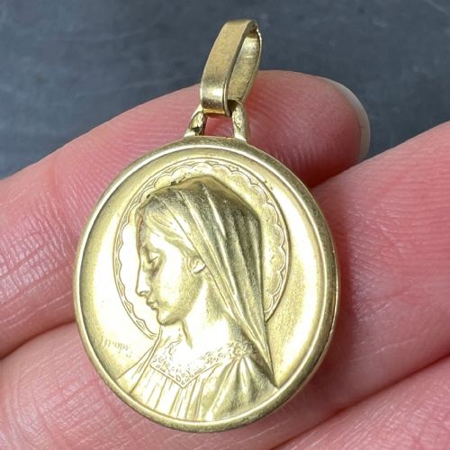 FRENCH DROPSY VIRGIN MARY 18K YELLOW GOLD RELIGIOUS MEDAL PENDANT - ADDITIONAL PHOTO 5