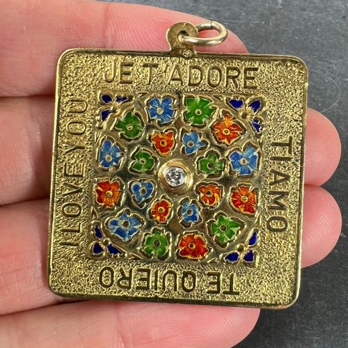 MERRIN I LOVE YOU DIAMOND ENAMEL FLOWERS 18K YELLOW GOLD LOVE CHARM PENDANT - ADDITIONAL PHOTO 4