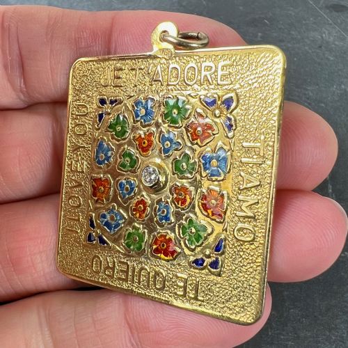 MERRIN I LOVE YOU DIAMOND ENAMEL FLOWERS 18K YELLOW GOLD LOVE CHARM PENDANT - ADDITIONAL PHOTO 5