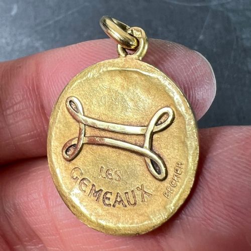 BECKER FRENCH ZODIAC GEMINI STARSIGN 18K YELLOW GOLD CHARM PENDANT - ADDITIONAL PHOTO 5