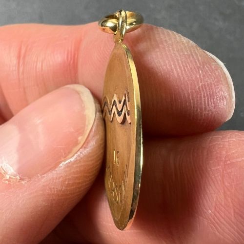 BECKER FRENCH ZODIAC AQUARIUS STARSIGN 18K YELLOW GOLD CHARM PENDANT - ADDITIONAL PHOTO 6