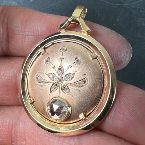 FRENCH FLORAL FLOWER 18 KARAT ROSE GOLD ROSE CUT DIAMOND CHARM PENDANT - ADDITIONAL PHOTO 6