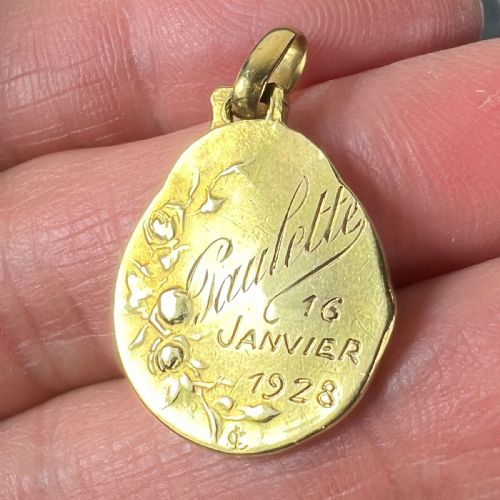 FRENCH EMILE DROPSY VIRGIN MARY 18K YELLOW GOLD MEDAL PENDANT - ADDITIONAL PHOTO 7