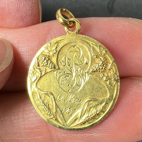 FRENCH 18K YELLOW GOLD RASUMNY FIRST COMMUNION WINE AND WHEAT HARVEST MEDAL PENDANT - ADDITIONAL PHOTO 8