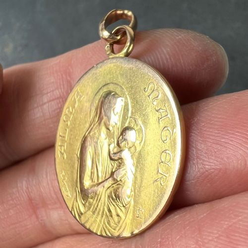 FRENCH DROPSY 18K YELLOW GOLD MADONNA AND CHILD ALMA MATER MEDAL PENDANT - ADDITIONAL PHOTO 8