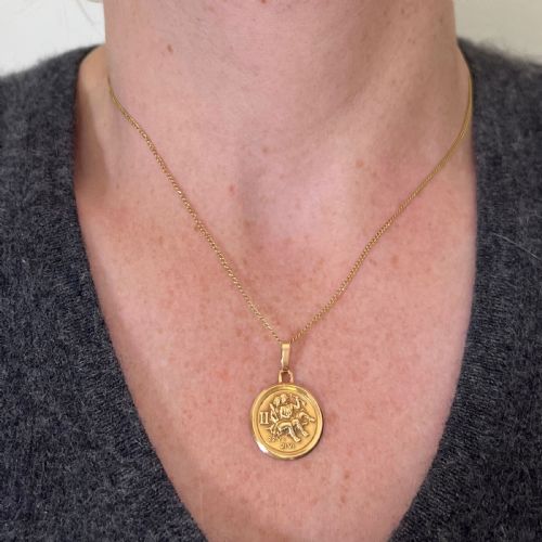 FRENCH GEMINI ZODIAC STARSIGN 18K YELLOW GOLD PERROUD CHARM PENDANT - ADDITIONAL PHOTO 3