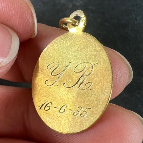 FRENCH MAZZONI 18K YELLOW GOLD VIRGIN MARY OVAL MEDAL PENDANT - ADDITIONAL PHOTO 7