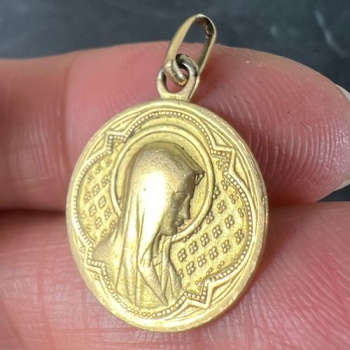 ANTIQUE FRENCH VIRGIN MARY 18K YELLOW GOLD MEDAL PENDANT - ADDITIONAL PHOTO 4