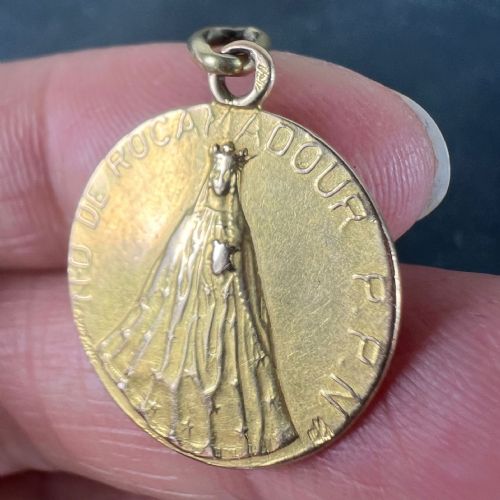 FRENCH NOTRE DAME DE ROCAMADOUR VIRGIN MARY 18 KARAT YELLOW GOLD MEDAL CHARM - ADDITIONAL PHOTO 7
