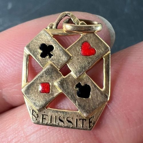 FRENCH 18K YELLOW GOLD ENAMEL REUSSITE ACES GAMBLING CARDS LUCKY CHARM PENDANT - ADDITIONAL PHOTO 4