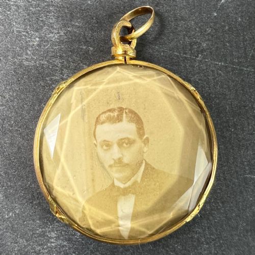 ANTIQUE FRENCH 18K YELLOW GOLD FACETED GLASS PHOTO PENDANT LOCKET - ADDITIONAL PHOTO 1