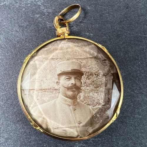ANTIQUE FRENCH 18K YELLOW GOLD FACETED GLASS PHOTO PENDANT LOCKET - ADDITIONAL PHOTO 2