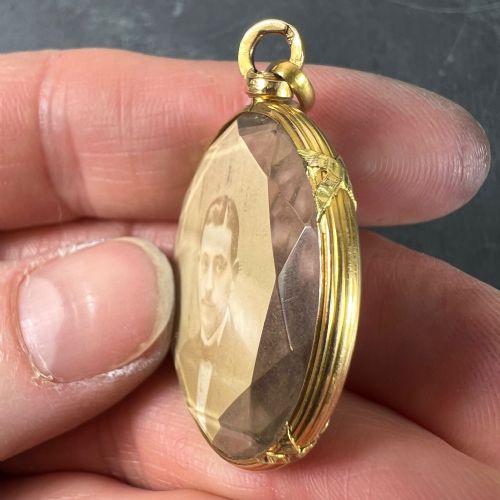 ANTIQUE FRENCH 18K YELLOW GOLD FACETED GLASS PHOTO PENDANT LOCKET - ADDITIONAL PHOTO 5