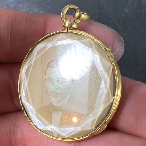 ANTIQUE FRENCH 18K YELLOW GOLD FACETED GLASS PHOTO PENDANT LOCKET - ADDITIONAL PHOTO 6