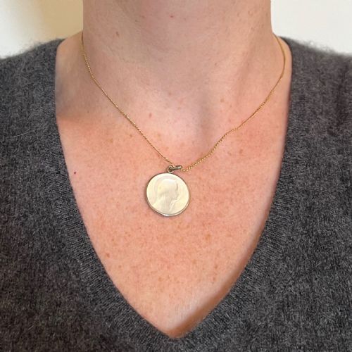 FRENCH VIRGIN MARY MOTHER OF PEARL 18K WHITE GOLD MEDAL PENDANT - ADDITIONAL PHOTO 3