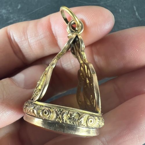 LARGE ANTIQUE VICTORIAN CARNELIAN 9K YELLOW GOLD CHARM PENDANT FOB SEAL - ADDITIONAL PHOTO 7