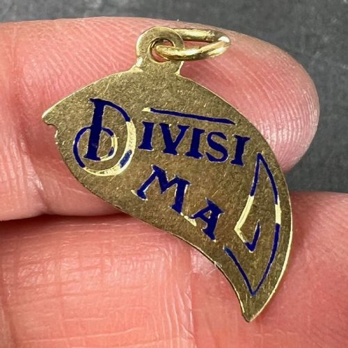 ART DECO DIVISI MA SEMPRE UNITE 18K YELLOW GOLD ENAMEL CHARM PENDANT - ADDITIONAL PHOTO 4