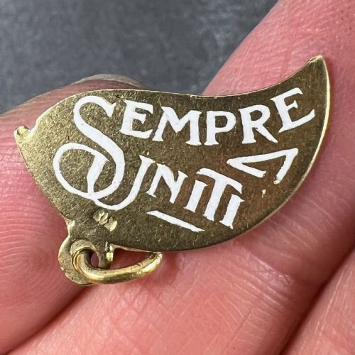 ART DECO DIVISI MA SEMPRE UNITE 18K YELLOW GOLD ENAMEL CHARM PENDANT - ADDITIONAL PHOTO 7