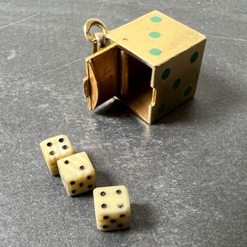 FRENCH ART DECO DIE WITH MINIATURE DICE 18K YELLOW GOLD ENAMEL CHARM PENDANT - ADDITIONAL PHOTO 3