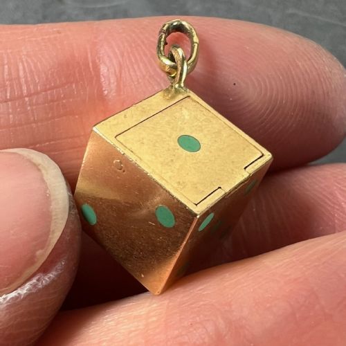 FRENCH ART DECO DIE WITH MINIATURE DICE 18K YELLOW GOLD ENAMEL CHARM PENDANT - ADDITIONAL PHOTO 6