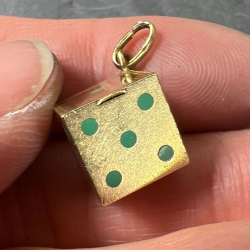 FRENCH ART DECO DIE WITH MINIATURE DICE 18K YELLOW GOLD ENAMEL CHARM PENDANT - ADDITIONAL PHOTO 7