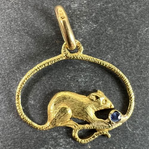 VINTAGE MOUSE BLUE SAPPHIRE 18K YELLOW GOLD CHARM PENDANT - ADDITIONAL PHOTO 1
