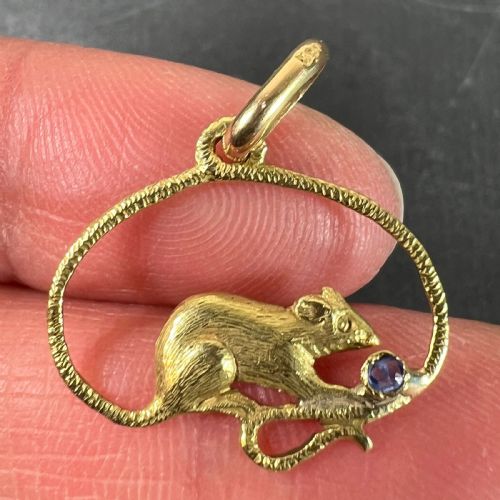 VINTAGE MOUSE BLUE SAPPHIRE 18K YELLOW GOLD CHARM PENDANT - ADDITIONAL PHOTO 6