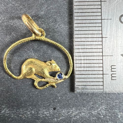 VINTAGE MOUSE BLUE SAPPHIRE 18K YELLOW GOLD CHARM PENDANT - ADDITIONAL PHOTO 8
