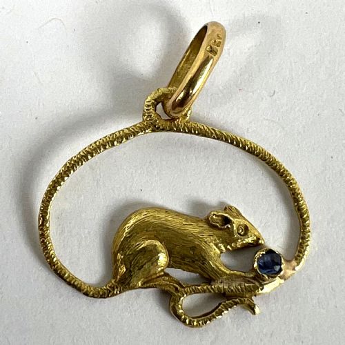 VINTAGE MOUSE BLUE SAPPHIRE 18K YELLOW GOLD CHARM PENDANT - ADDITIONAL PHOTO 10