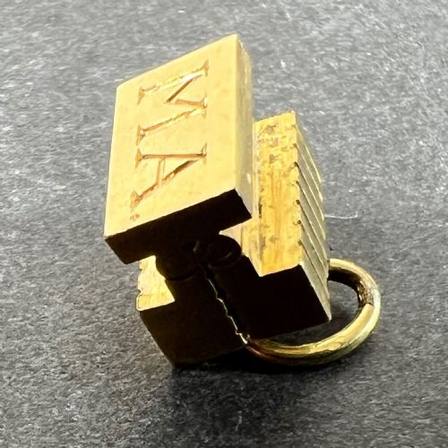 VINTAGE DECO FOLDING FOB SEAL INITIALS AM 18K YELLOW GOLD CHARM PENDANT - ADDITIONAL PHOTO 1