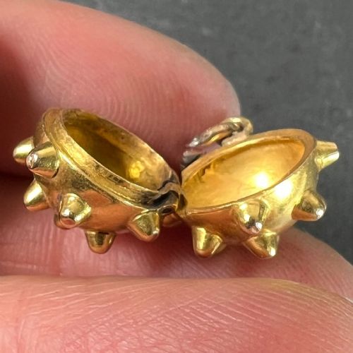 VINTAGE DECO SPUTNIK LOCKET 18K YELLOW GOLD CHARM PENDANT - ADDITIONAL PHOTO 9