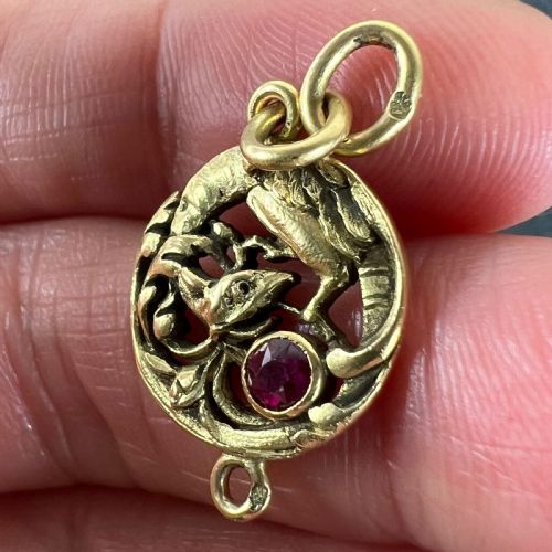 FRENCH ART NOUVEAU GRIFFON CHIMERA 18 KARAT YELLOW GOLD RUBY CHARM PENDANT - ADDITIONAL PHOTO 6
