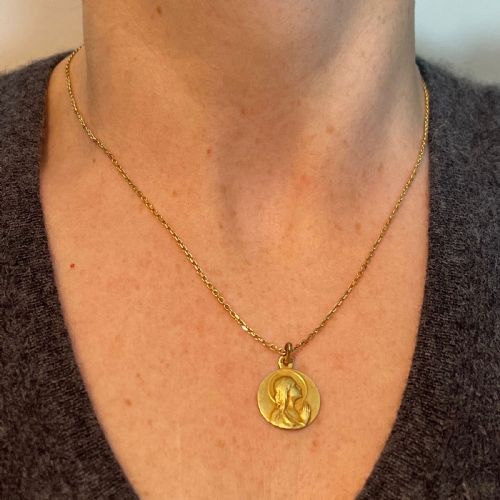 ANTIQUE FRENCH 18K YELLOW GOLD VIRGIN MARY RELIGIOUS PENDANT MEDAL - ADDITIONAL PHOTO 3