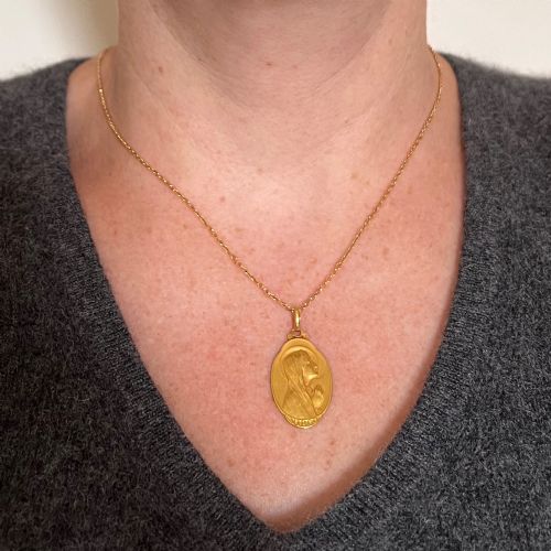 FRENCH SELLIER VIRGIN MARY 18K YELLOW GOLD MEDAL CHARM PENDANT - ADDITIONAL PHOTO 3