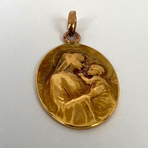 FRENCH DROPSY MADONNA AND CHILD 18K YELLOW GOLD CHARM PENDANT - ADDITIONAL PHOTO 12