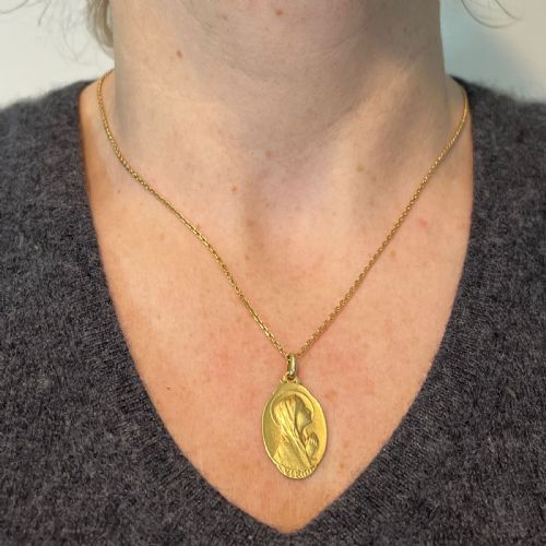 FRENCH SELLIER VIRGIN MARY 18K YELLOW GOLD MEDAL CHARM PENDANT - ADDITIONAL PHOTO 3