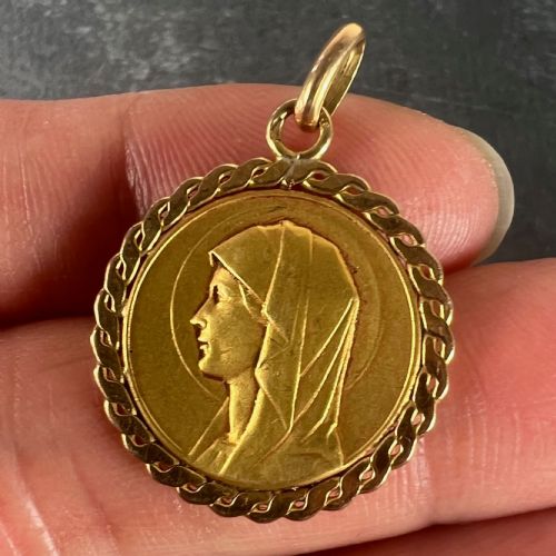 FRENCH RELIGIOUS VIRGIN MARY 18K YELLOW GOLD MEDAL PENDANT - ADDITIONAL PHOTO 4