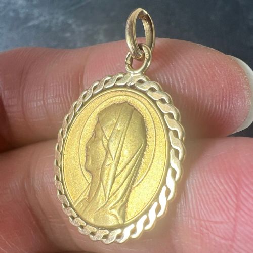 FRENCH RELIGIOUS VIRGIN MARY 18K YELLOW GOLD MEDAL PENDANT - ADDITIONAL PHOTO 6
